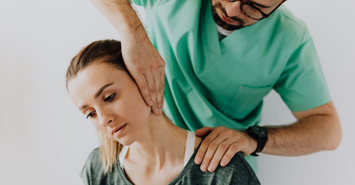 discover the causes, symptoms and treatments of neck pain. learn techniques to relieve your discomfort and improve your posture every day.