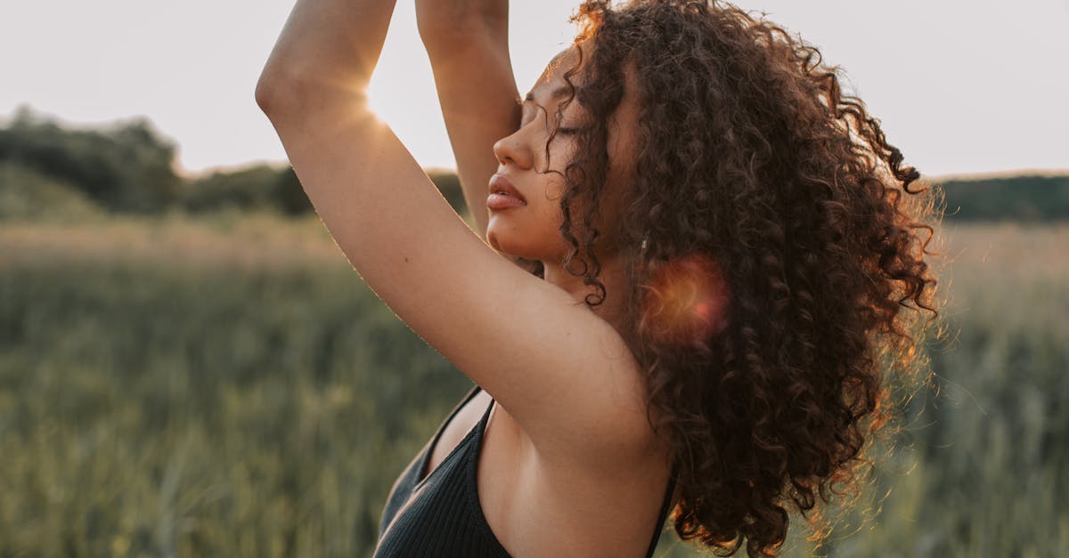 découvrez les secrets d'une posture parfaite pour améliorer votre bien-être au quotidien. apprenez des techniques simples et efficaces pour corriger votre posture, prévenir les douleurs et optimiser votre santé physique.