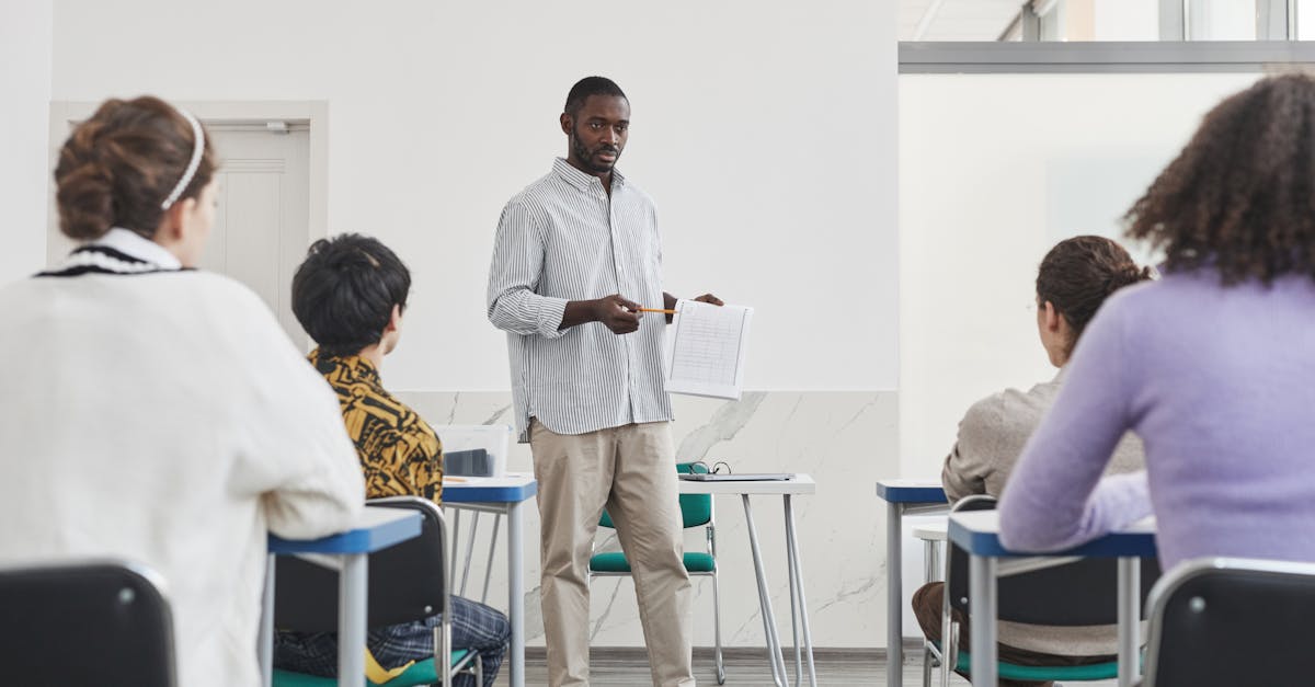 découvrez les bienfaits des bureaux debout pour améliorer votre posture, augmenter votre productivité et réduire les problèmes de santé liés à la sédentarité. adoptez une nouvelle façon de travailler avec nos bureaux réglables et ergonomiques.