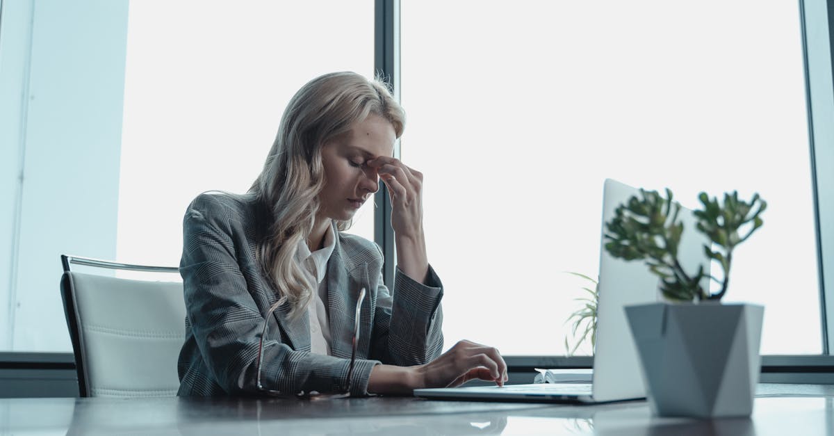 Découvrez des stratégies efficaces pour gérer les céphalées de tension, comprendre leurs causes et apprendre à soulager les symptômes. Découvrez des conseils de prévention et des remèdes pour améliorer votre bien-être.