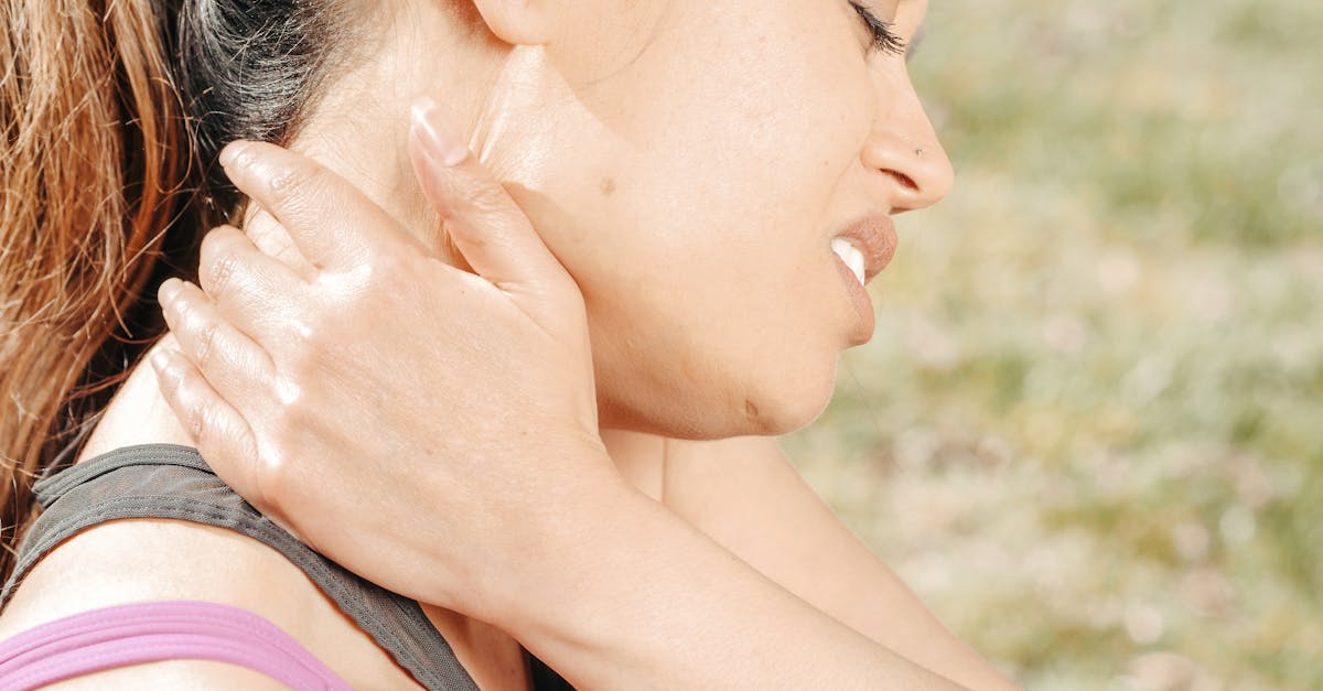 discover effective solutions to relieve neck pain. practical advice, exercises and natural remedies to improve your daily comfort and well-being.