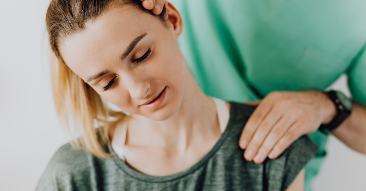 discover effective solutions to relieve chronic neck pain. get expert advice on causes, treatments and best practices to regain comfort and mobility.