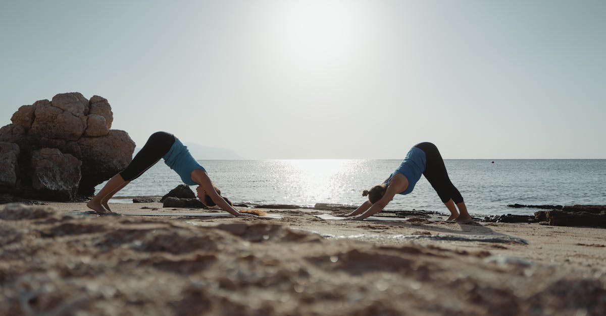 découvrez des exercices efficaces pour soulager la cyphose et améliorer votre posture. transformez votre bien-être avec des routines adaptées à votre condition physique.