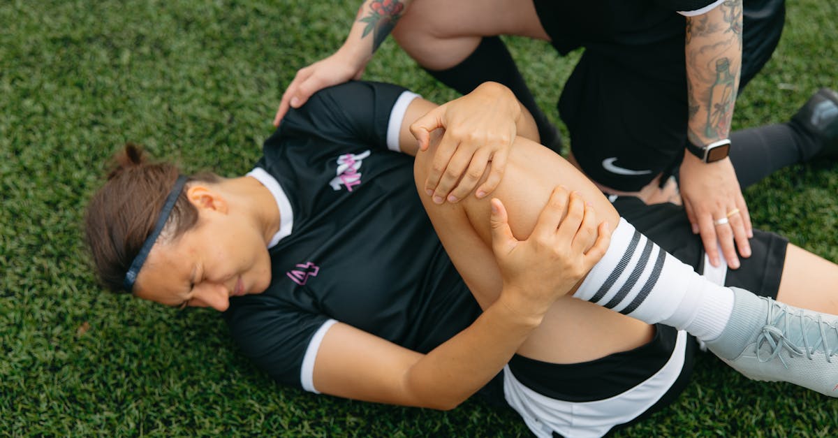 learn all about rotator cuff injuries: causes, symptoms, treatments and prevention tips to maintain the health of your shoulders.