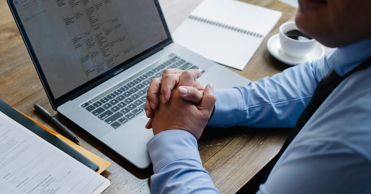 découvrez tout sur le tech neck, une affection moderne liée à l'utilisation prolongée des écrans. apprenez à prévenir et soulager ces douleurs cervicales grâce à nos conseils et exercices pratiques.