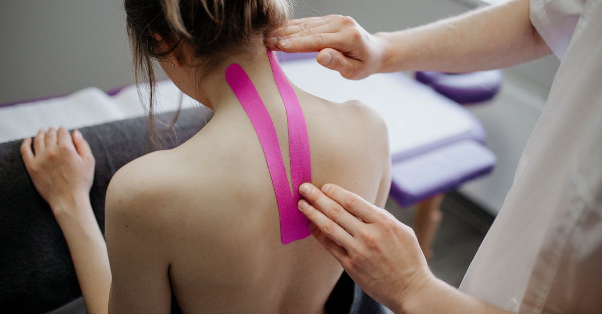 discover effective tips and solutions to relieve neck pain. learn the causes, symptoms and natural treatments to regain mobility and comfort.