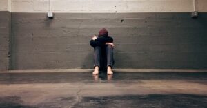 découvrez des solutions efficaces pour soulager la douleur cervicale. apprenez les causes, les symptômes et les traitements de cette affection courante. améliorez votre bien-être et retrouvez une meilleure mobilité grâce à nos conseils d'experts.