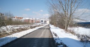 découvrez tout sur l'épaule gelée (frozen shoulder) : symptômes, causes et traitements pour soulager la douleur et améliorer la mobilité. informez-vous sur les options de prise en charge et retrouvez votre confort quotidien.