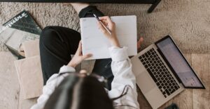 découvrez l'importance de la posture dans votre quotidien. apprenez comment améliorer votre alignement corporel, prévenir les douleurs et optimiser votre santé grâce à des conseils pratiques et des exercices adaptés. prenez soin de votre corps et sentez la différence.