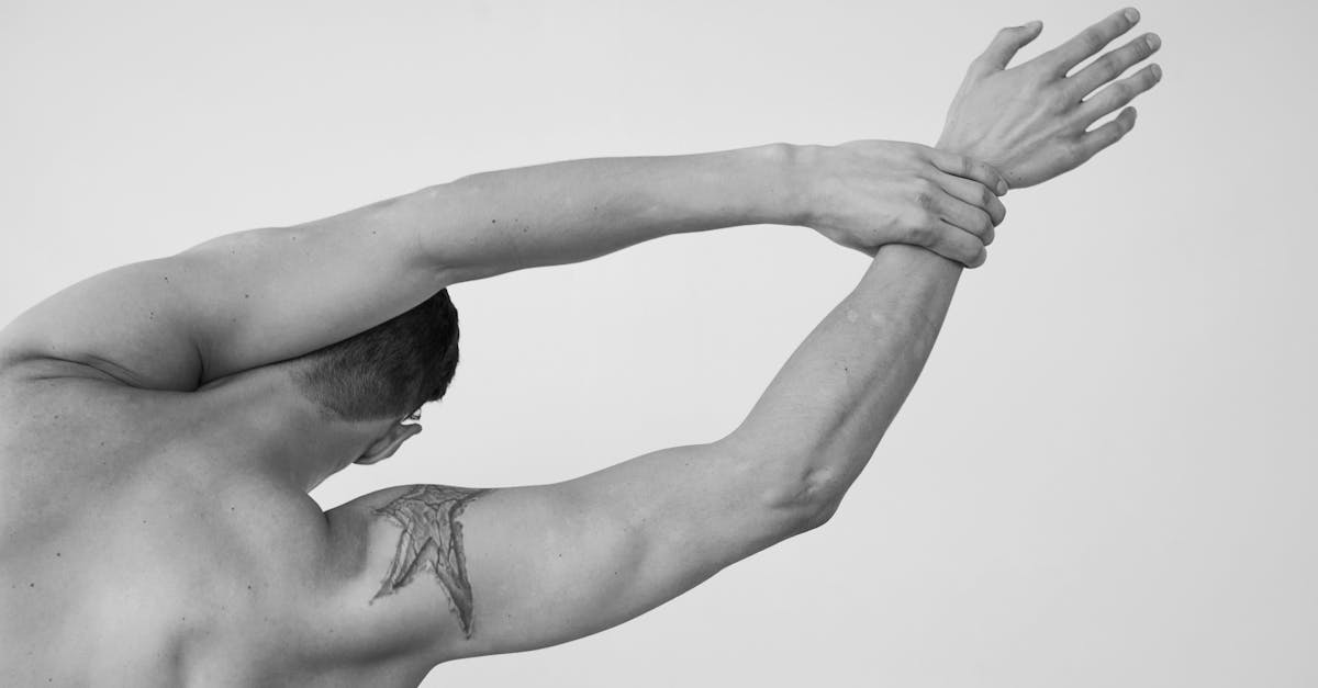 découvrez des étirements du dos efficaces pour améliorer votre flexibilité, réduire les tensions et favoriser une meilleure posture. suivez nos conseils pour intégrer ces exercices simples dans votre routine quotidienne.