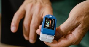 découvrez le biofeedback, une technique innovante qui vous aide à mieux comprendre et maîtriser vos fonctions corporelles grâce à des dispositifs de mesure. améliorez votre bien-être et gérez le stress de manière efficace avec cette approche personnalisée.