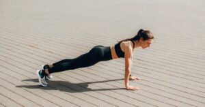 découvrez l'importance de la force du tronc pour améliorer votre posture, augmenter vos performances sportives et réduire les risques de blessures. apprenez des exercices efficaces pour renforcer votre core et atteindre vos objectifs de fitness.