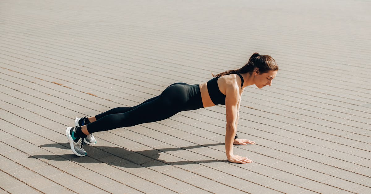 découvrez l'importance de la force du tronc pour améliorer votre posture, augmenter vos performances sportives et réduire les risques de blessures. apprenez des exercices efficaces pour renforcer votre core et atteindre vos objectifs de fitness.