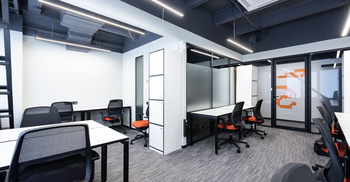 découvrez notre sélection de chaises ergonomiques pour un confort optimal au travail ou à la maison. améliorez votre posture et réduisez la fatigue grâce à des designs innovants adaptés à tous vos besoins.