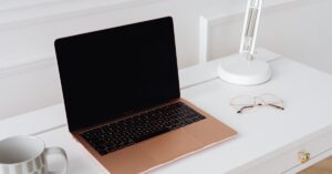 découvrez l'ergonomie : l'art d'optimiser votre environnement de travail pour améliorer votre confort, votre productivité et votre bien-être. apprenez des conseils pratiques pour aménager votre espace et prévenir les troubles musculo-squelettiques.