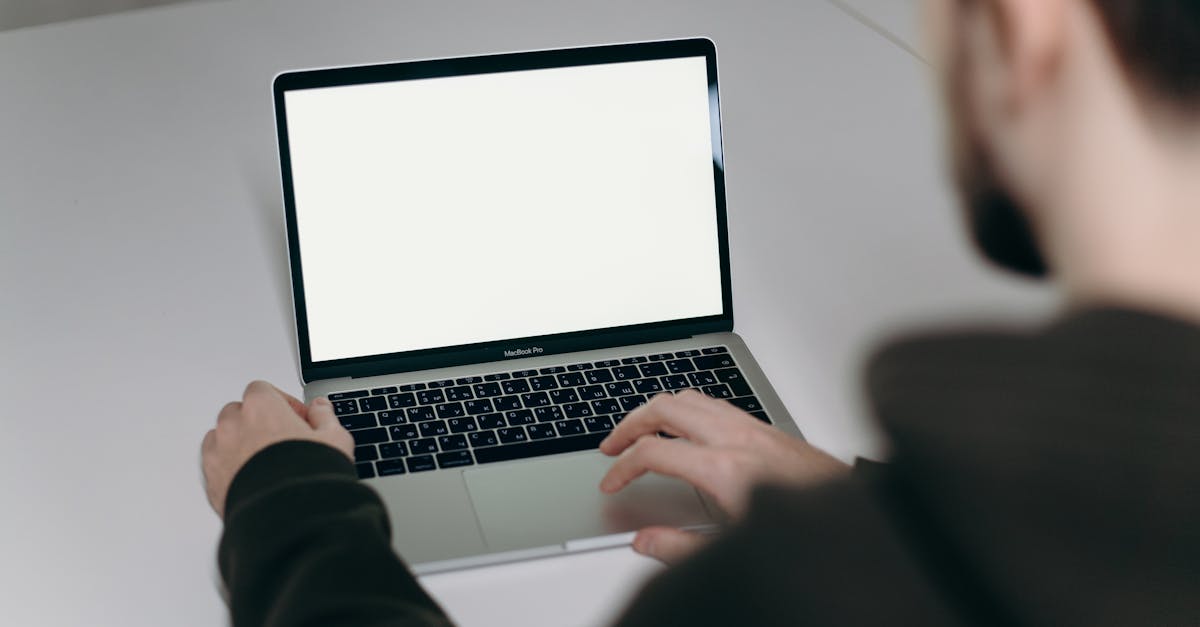 découvrez l'importance de l'ergonomie dans votre environnement de travail. apprenez comment optimiser votre poste de travail pour améliorer votre confort, votre productivité et votre bien-être au quotidien.