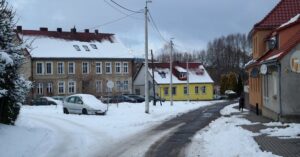 découvrez tout sur l'épaule gelée (frozen shoulder) : symptômes, causes, traitements et conseils pour soulager la douleur. apprenez à gérer cette condition et retrouvez votre mobilité.