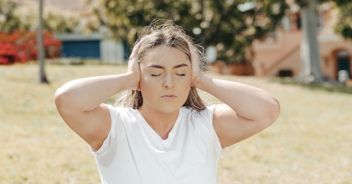 découvrez des solutions efficaces pour soulager vos migraines. explorez des traitements naturels, des conseils pratiques et des stratégies pour réduire la fréquence et l'intensité de vos maux de tête. améliorez votre qualité de vie avec nos ressources consacrées au soulagement des migraines.