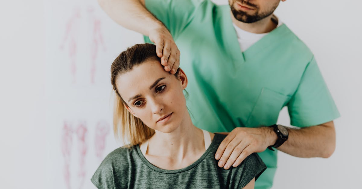 découvrez les causes, symptômes et traitements de la douleur cervicale. apprenez des astuces pour soulager votre cou et améliorer votre bien-être au quotidien.