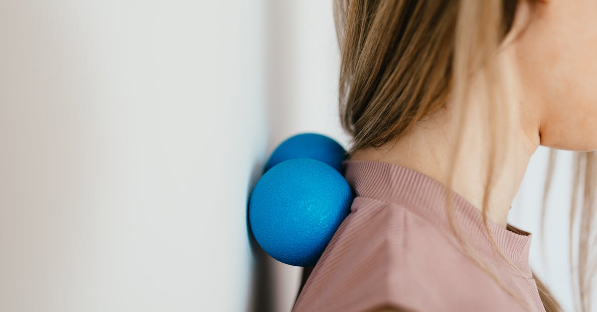 découvrez des conseils efficaces pour soulager la douleur au cou. apprenez les causes, les symptômes et les traitements disponibles pour améliorer votre confort et prévenir les douleurs cervicales.