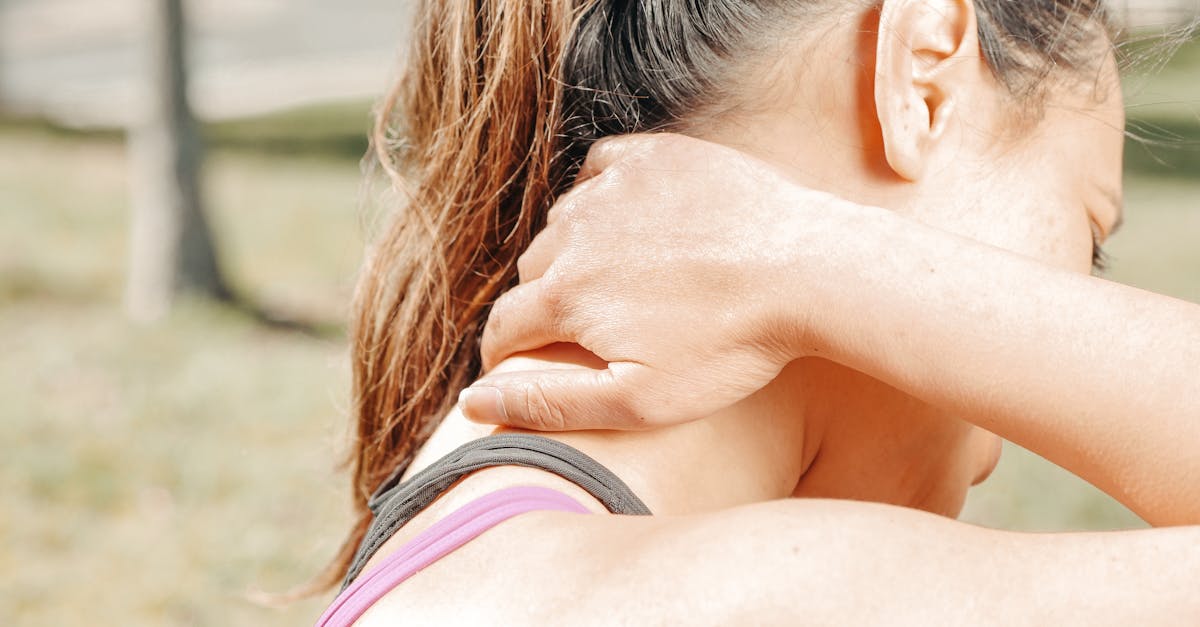 découvrez des exercices efficaces pour soulager la douleur au cou. améliorez votre flexibilité et réduisez l'inconfort avec nos conseils simples et pratiques.