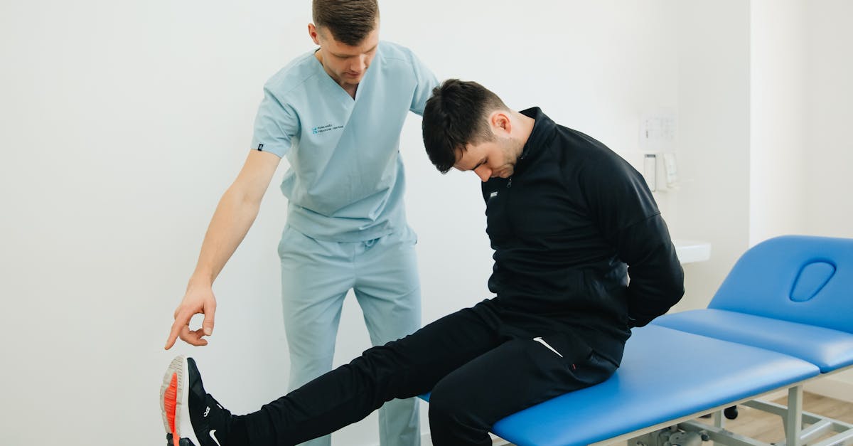 découvrez tout ce qu'il faut savoir sur la sciatique : causes, symptômes, traitements et conseils pour soulager la douleur. informez-vous pour mieux gérer cette affection courante du nerf sciatique.