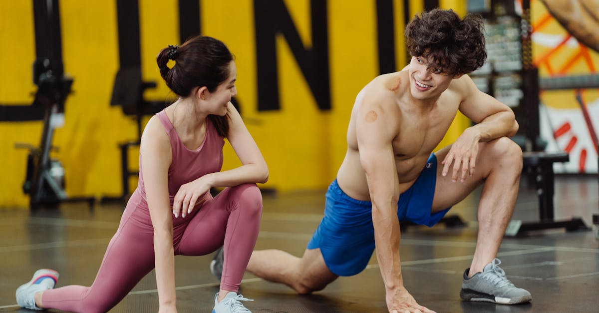 dĂ©couvrez des exercices de stretching simples et efficaces pour amĂ©liorer votre flexibilitĂ©, rĂ©duire le stress et favoriser la rĂ©cupĂ©ration musculaire. que vous soyez dĂ©butant ou athlĂšte confirmĂ©, ces mouvements adaptĂ©s vous aideront Ă atteindre vos objectifs de bien-ĂȘtre.