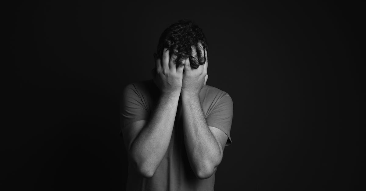 découvrez les causes, les symptômes et les traitements de la douleur thoracique. cette ressource vous guide à travers les différents types de douleurs thoraciques, leur diagnostic et les options de soulagement pour améliorer votre qualité de vie.