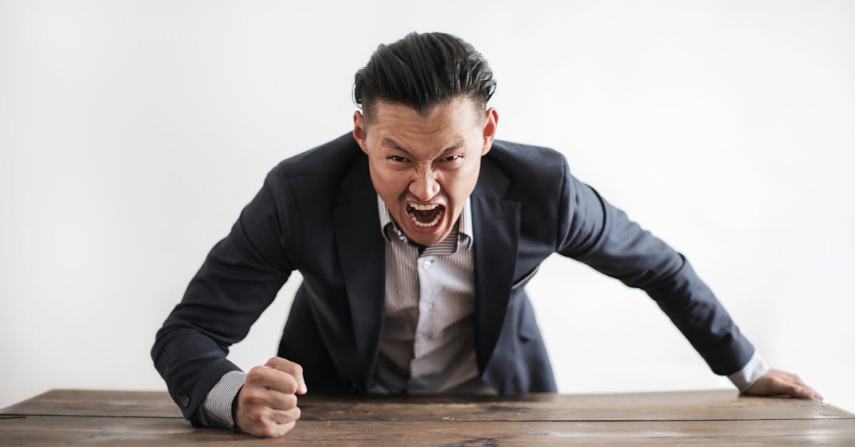 découvrez des conseils pratiques et des stratégies efficaces pour comprendre et gérer l'anxiété. apprenez à surmonter vos peurs et à retrouver votre sérénité avec des techniques basées sur la psychologie.