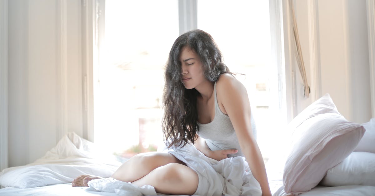 découvrez les causes, symptômes et traitements de la douleur thoracique. informez-vous sur les différentes conditions médicales liées à cette sensation et quand consulter un médecin pour des conseils appropriés.
