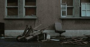 découvrez tout sur la hernie discale : symptômes, causes, traitements et conseils pour soulager la douleur. informez-vous sur cette condition et améliorez votre qualité de vie.