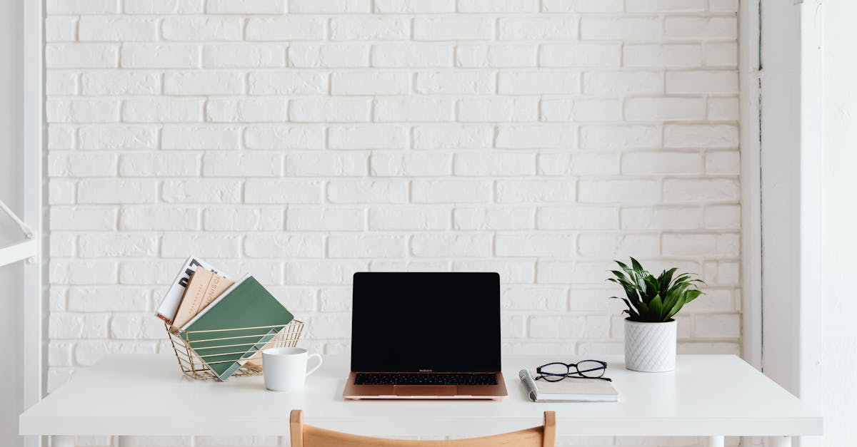 découvrez comment un espace de travail ergonomique peut améliorer votre confort, votre productivité et votre bien-être au bureau. aménagez votre environnement professionnel pour favoriser la santé physique et mentale.