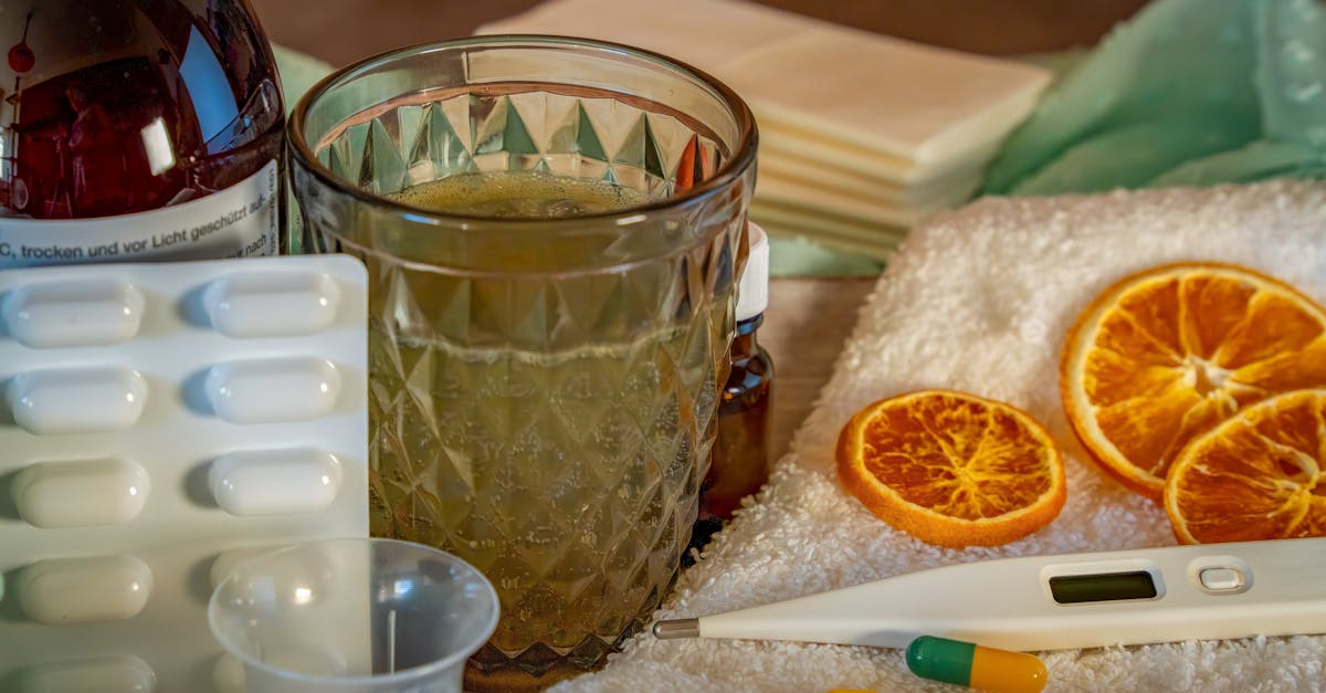 découvrez des remèdes maison efficaces et naturels pour soulager divers maux quotidiens. apprenez à utiliser des ingrédients simples de votre cuisine pour améliorer votre bien-être sans recourir aux médicaments chimiques.