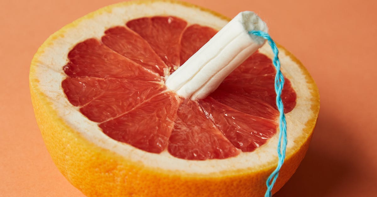 découvrez des informations sur les migraines menstruelles : causes, symptômes, et solutions pour mieux les gérer et soulager la douleur pendant votre cycle.