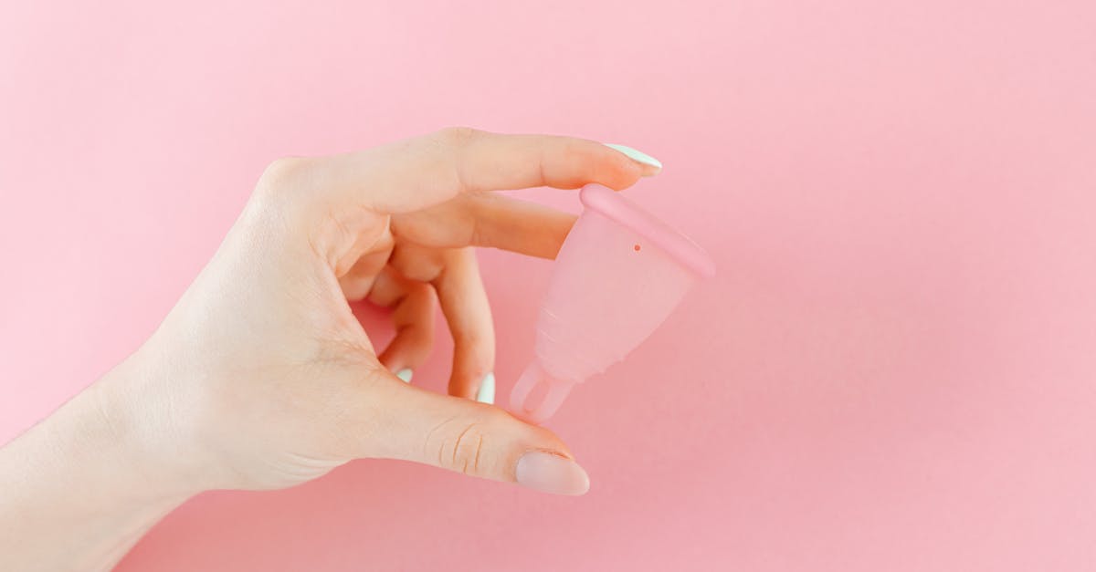 découvrez comment les migraines menstruelles affectent votre bien-être, les causes possibles et des conseils de gestion pour atténuer ces douleurs récurrentes liées au cycle menstruel.