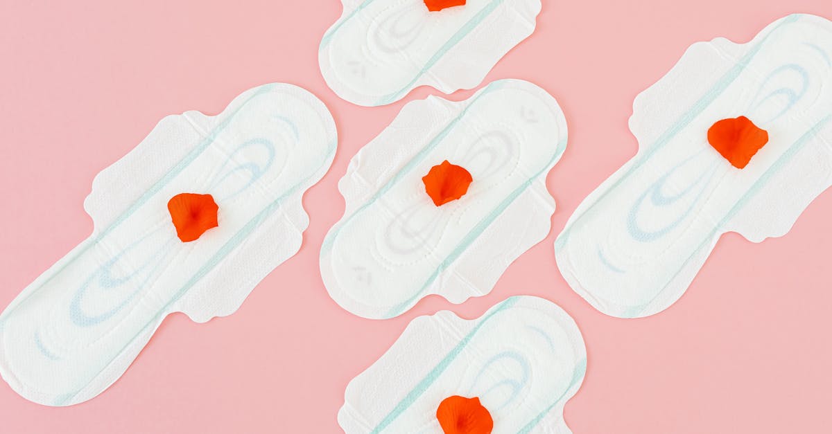 découvrez tout sur les migraines menstruelles : causes, symptômes et traitements efficaces pour soulager ces douleurs liées au cycle menstruel. informez-vous et retrouvez votre bien-être durant vos règles.