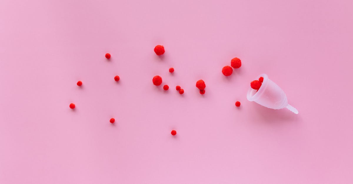 découvrez les maux de tête menstruels : causes, symptômes et traitements. apprenez comment soulager les migraines liées au cycle menstruel et améliorer votre bien-être.
