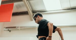 découvrez tout sur les spasmes musculaires : causes, symptômes et traitements. apprenez comment soulager ces contractions involontaires et améliorer votre bien-être.