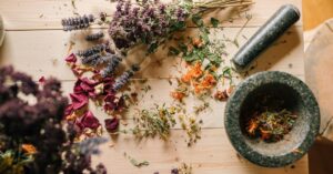 découvrez des remèdes naturels efficaces pour améliorer votre bien-être au quotidien. explorez des solutions saines issues de la nature pour soulager divers maux et promouvoir une vie équilibrée.