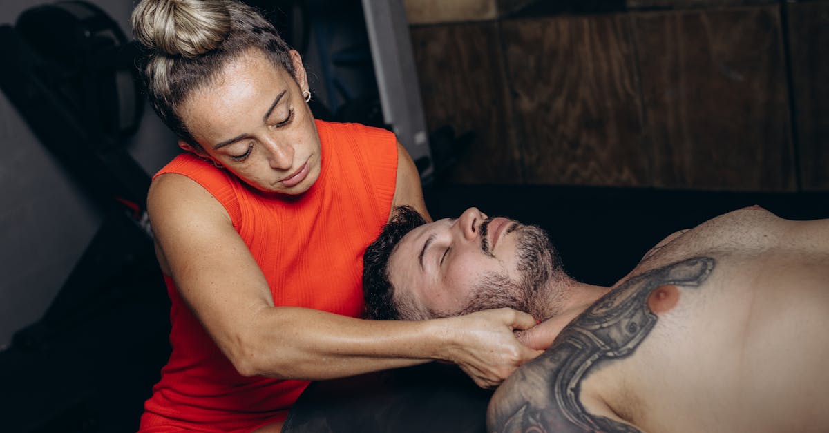 At Pulse Align, we recognize the interconnectedness of body mechanics and overall well-being. Our support method focuses on encouraging natural alignment and using techniques to recalibrate the nervous system. Our dedicated team is ready to guide you through the complexities of neck pain, setting up an ergonomic workstation, and proper sleeping positions to prevent neck pain.