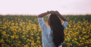 découvrez les secrets d'une bonne posture et son importance pour votre santé. apprenez des exercices simples pour prévenir les douleurs et améliorer votre bien-être au quotidien.