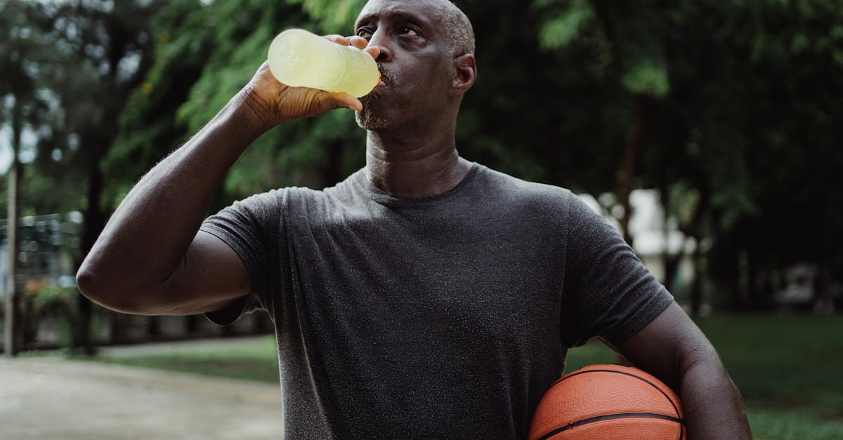 découvrez l'importance de la réhydratation pour votre santé et votre bien-être. apprenez comment maintenir un bon équilibre hydrique, les meilleurs fluides à consommer, et les conseils pratiques pour rester hydraté au quotidien.