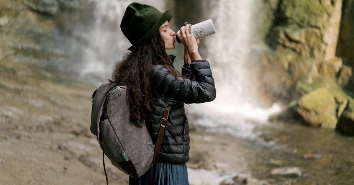 découvrez l'importance de la réhydratation pour votre santé et votre bien-être. apprenez les meilleures techniques et astuces pour maintenir un niveau d'hydratation optimal, optimiser vos performances sportives et favoriser une récupération rapide après l'effort. ne laissez pas la déshydratation vous freiner!