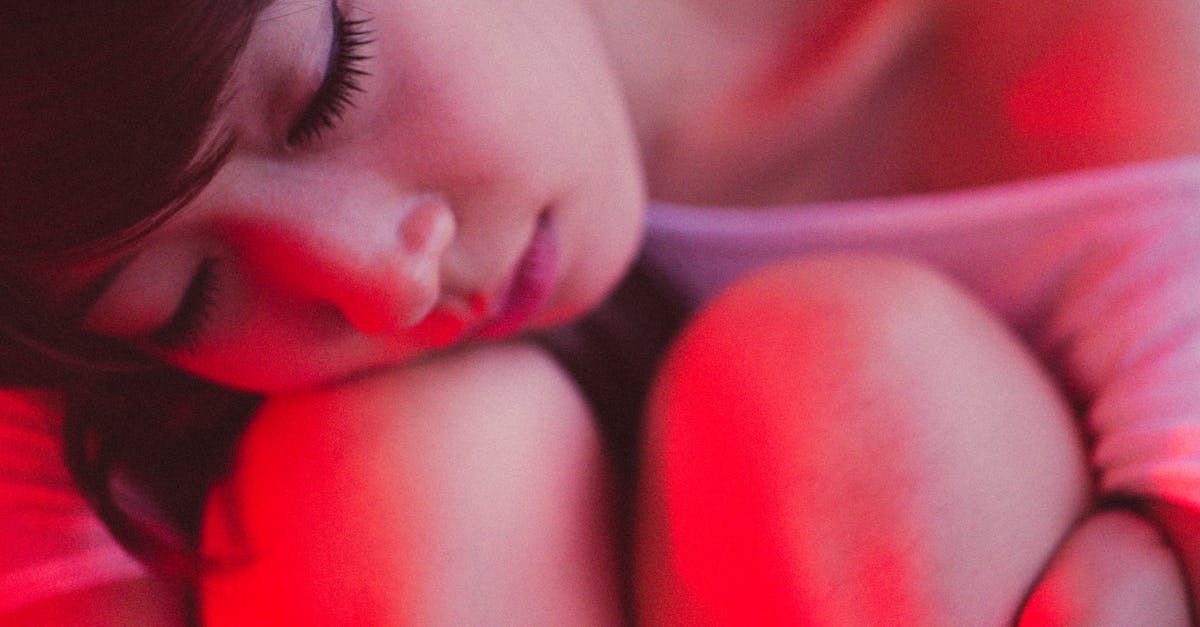 découvrez les causes, symptômes et traitements de la douleur à l'épaule. apprenez à soulager vos maux d'épaule grâce à nos conseils d'experts en santé.