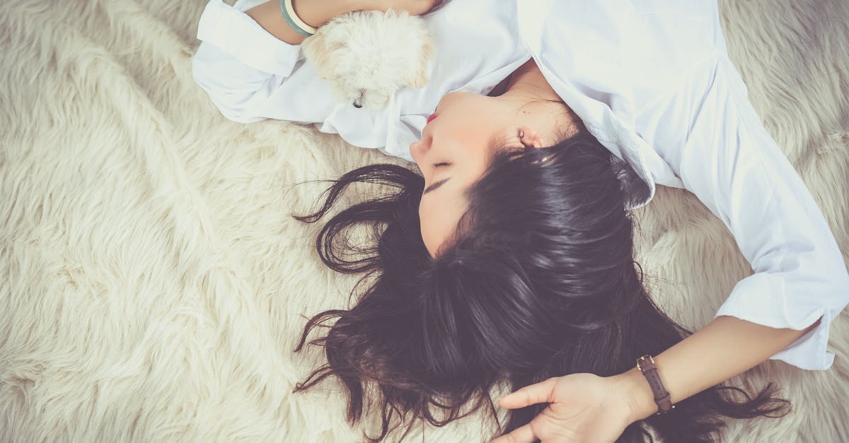 découvrez l'importance du sommeil pour votre santé et votre bien-être. apprenez des astuces pour améliorer la qualité de votre sommeil, comprendre les phases du sommeil et explorer les bienfaits d'une bonne nuit de repos.
