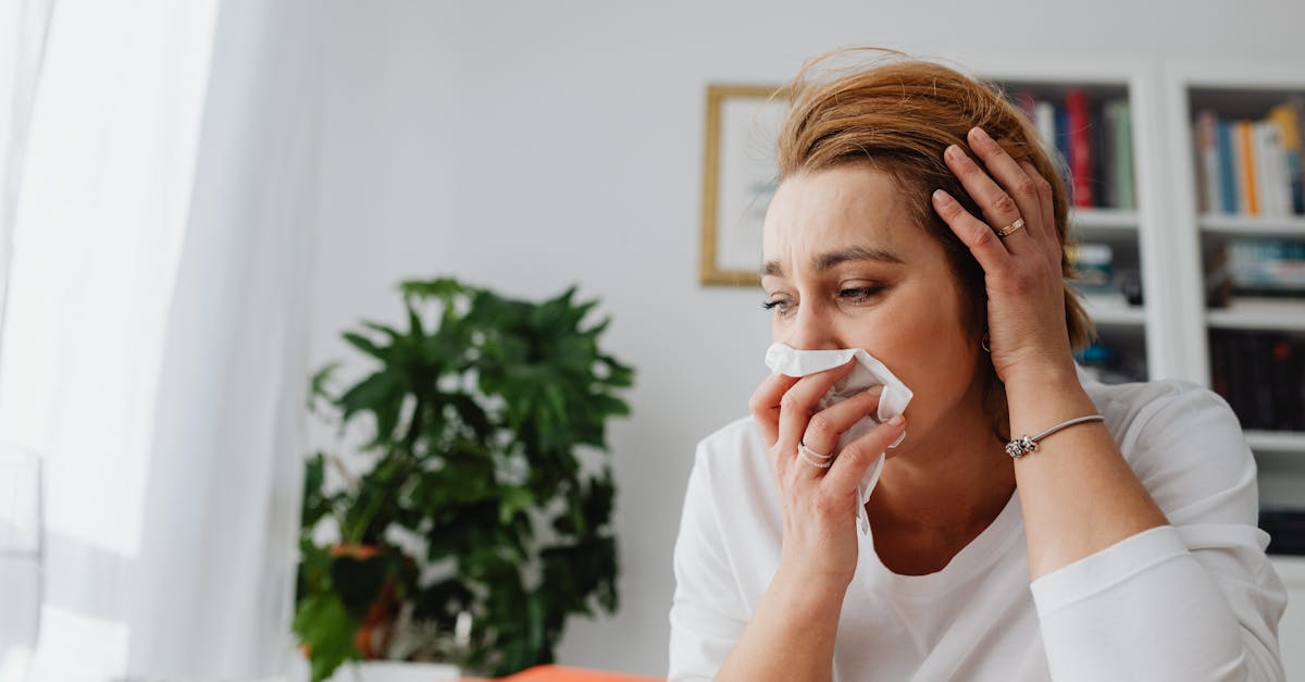 découvrez les causes, symptômes et traitements des céphalées de tension pour soulager vos maux de tête efficacement. apprenez à mieux gérer le stress et à prévenir ces douleurs fréquentes.