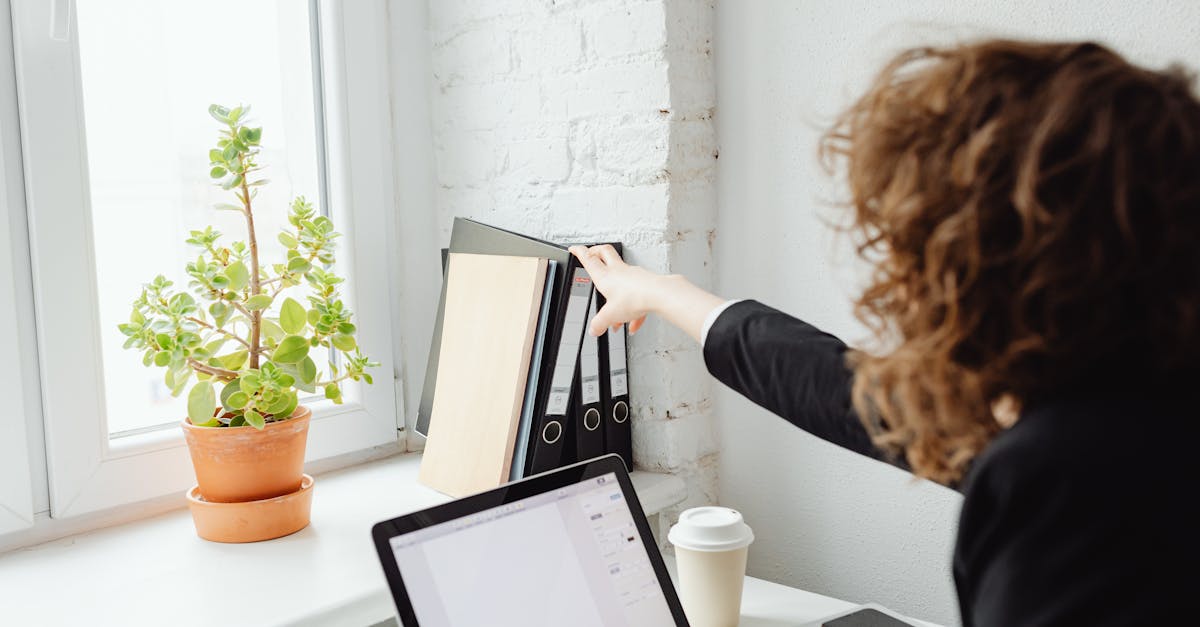 découvrez l'importance des ergonomies de bureau pour améliorer votre confort et votre productivité. apprenez des astuces pour aménager votre espace de travail de manière optimale et préservez votre santé au quotidien.
