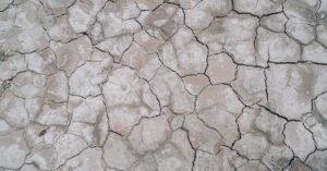 découvrez les causes, les symptômes et les conseils pour prévenir la déshydratation. informez-vous sur l'importance de l'hydratation pour votre santé et adoptez des gestes simples pour rester bien hydraté au quotidien.