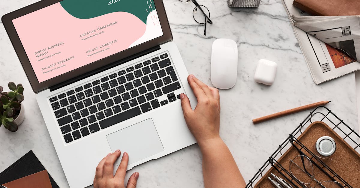 découvrez l'importance d'un espace de travail ergonomique pour améliorer votre confort et votre productivité. créez un environnement adapté à vos besoins grâce à des conseils pratiques et des astuces pour mieux organiser votre bureau.