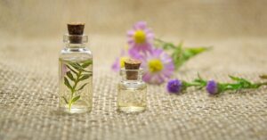 découvrez les bienfaits des huiles essentielles pour votre bien-être et votre santé. apprenez à les utiliser pour améliorer votre quotidien grâce à leurs multiples propriétés aromatiques et thérapeutiques.